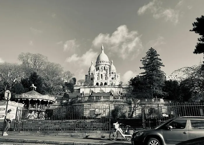Proche Elysee *